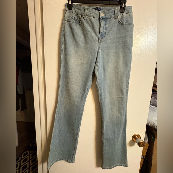 Bandolino Light Blue Flare Jeans - Picture 1 of 3